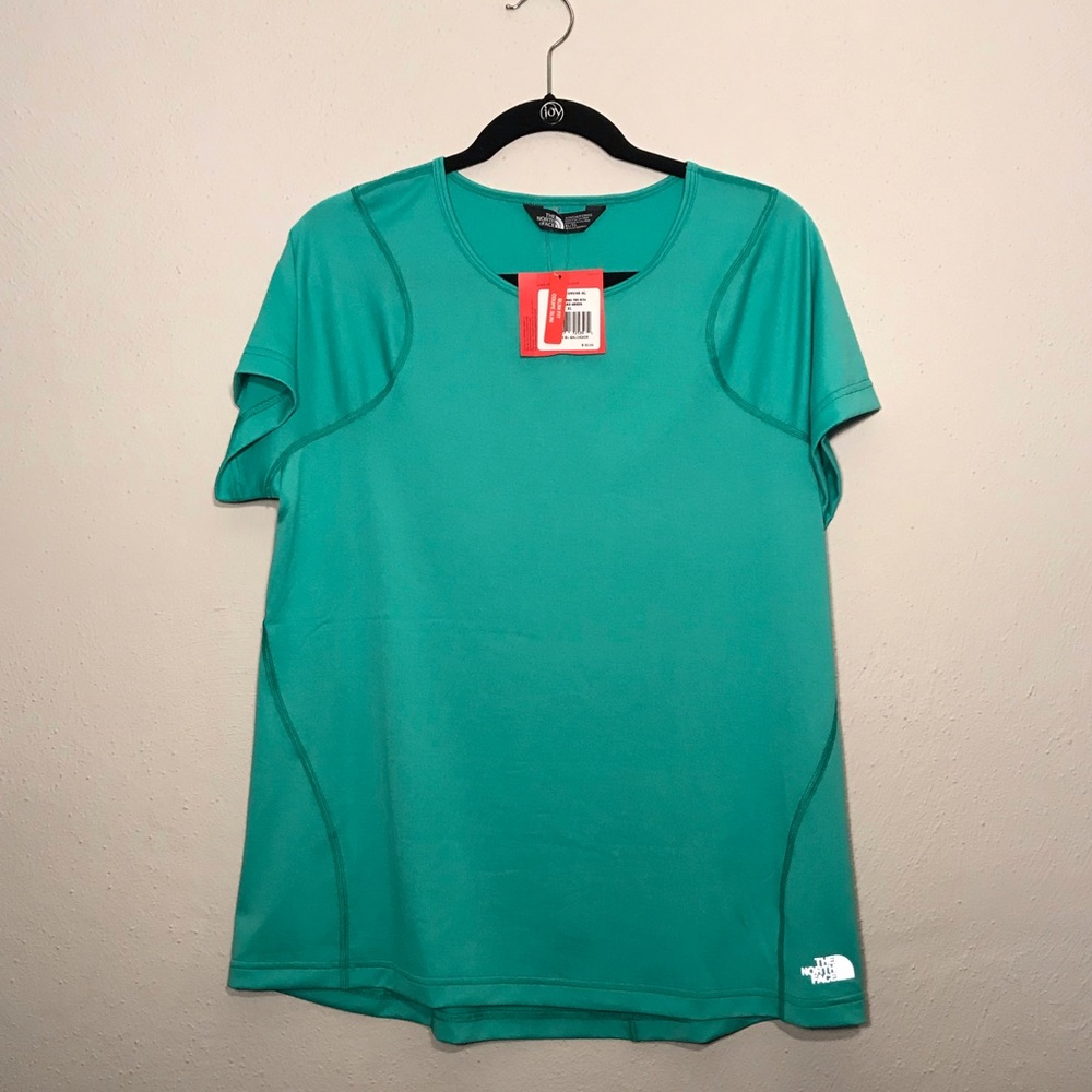 NWT • Northface “On The Go” tee